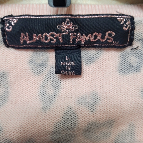 ALMOST FAMOUS Animal Print And Lace V-neck Cropped Cardigan Size L - Picture 4 of 7